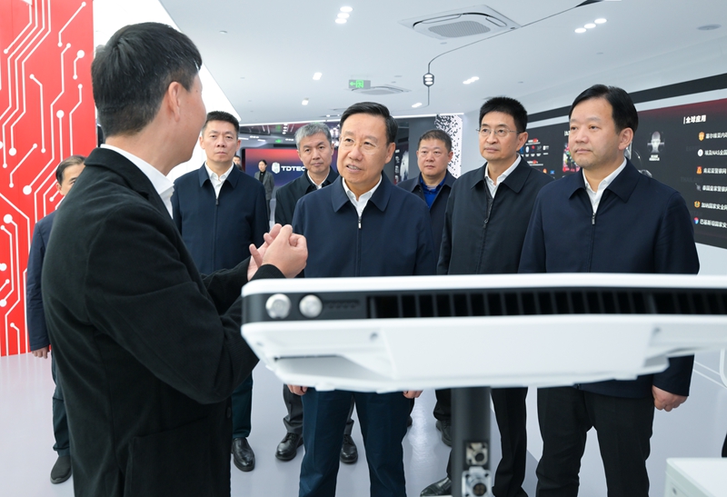 王晓晖调研成都高新企业 以科技创新引领产业升级，培育新质生产力